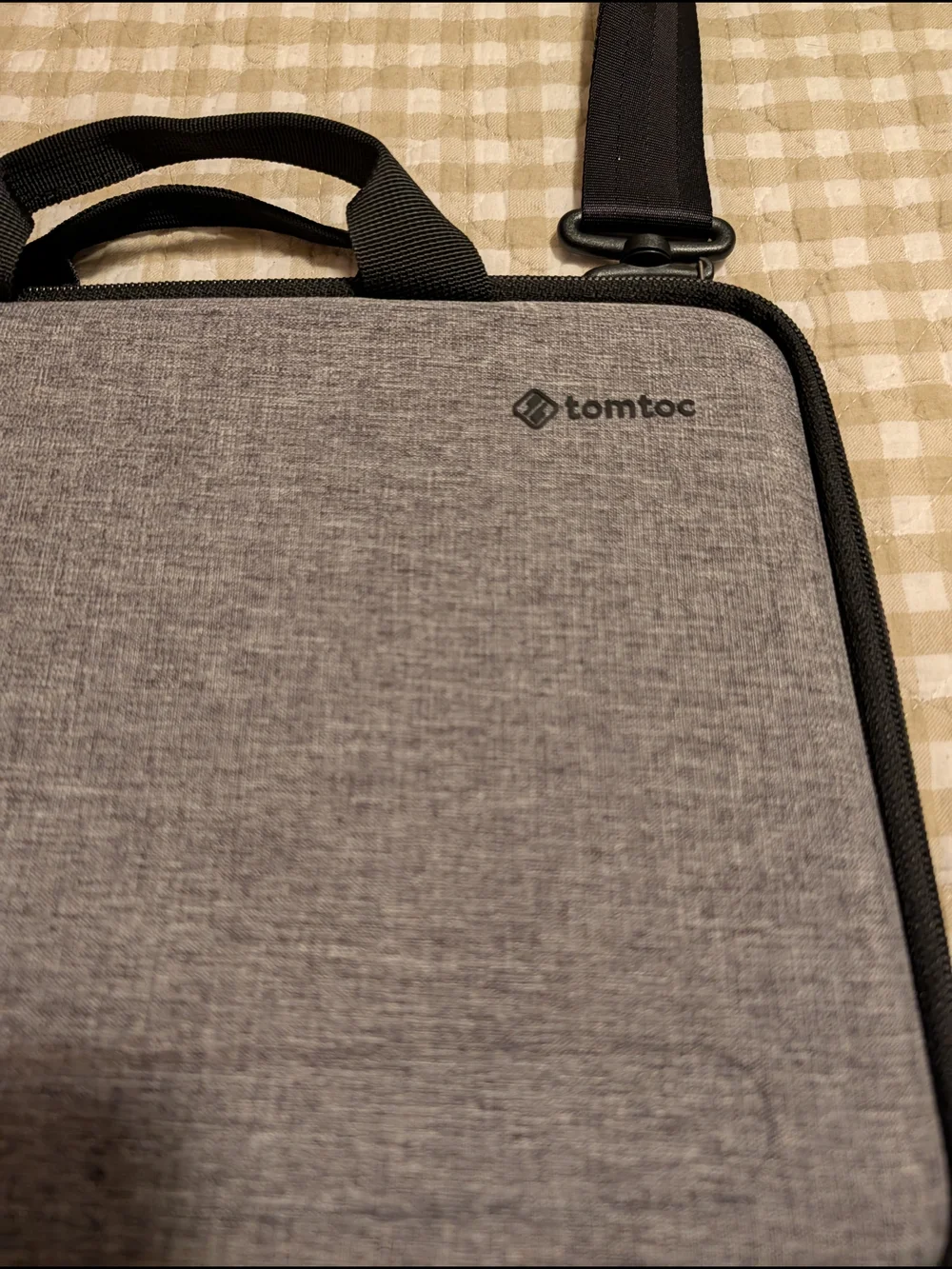 Tomtoc gray laptop